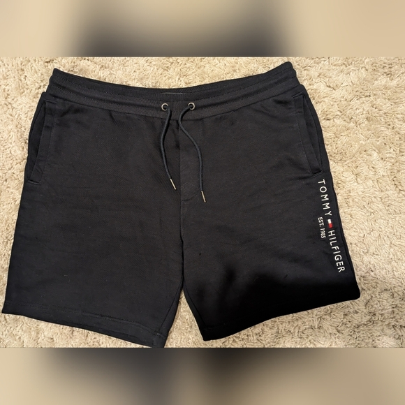 Tommy Hilfiger NEW men's Embroidered Logo Sweat short, size L. Color navy blue. - Picture 3 of 9